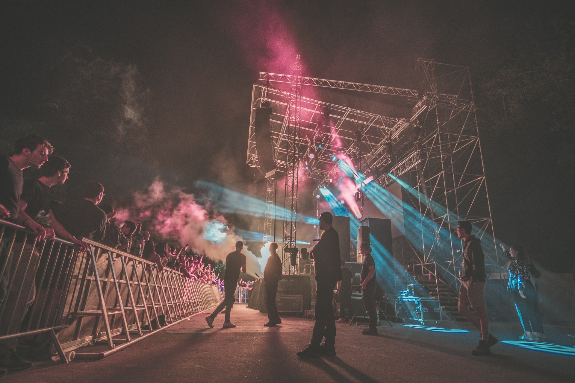 Flammes 2025: Fewer Rap Stars, More Women and Emerging Talent Take the Spotlight